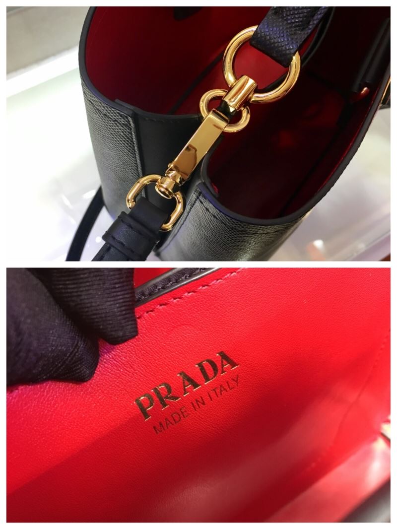 Pra*a tote bags